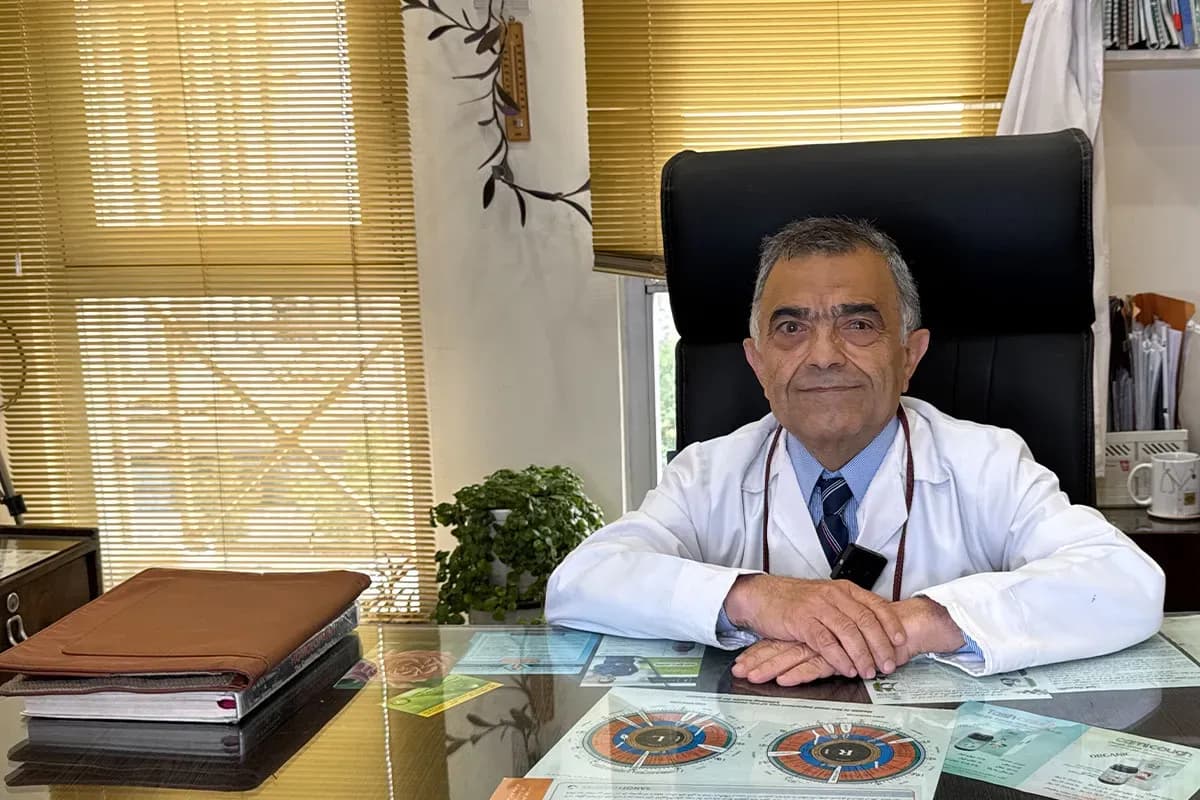 دکتر یدالله احراری